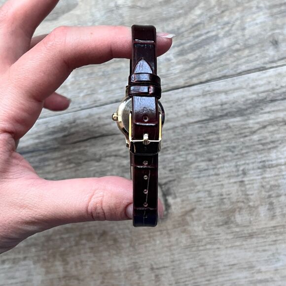 Vintage Diamond Accent Watch Brown Leather Strap Gold Tone Round Face Black